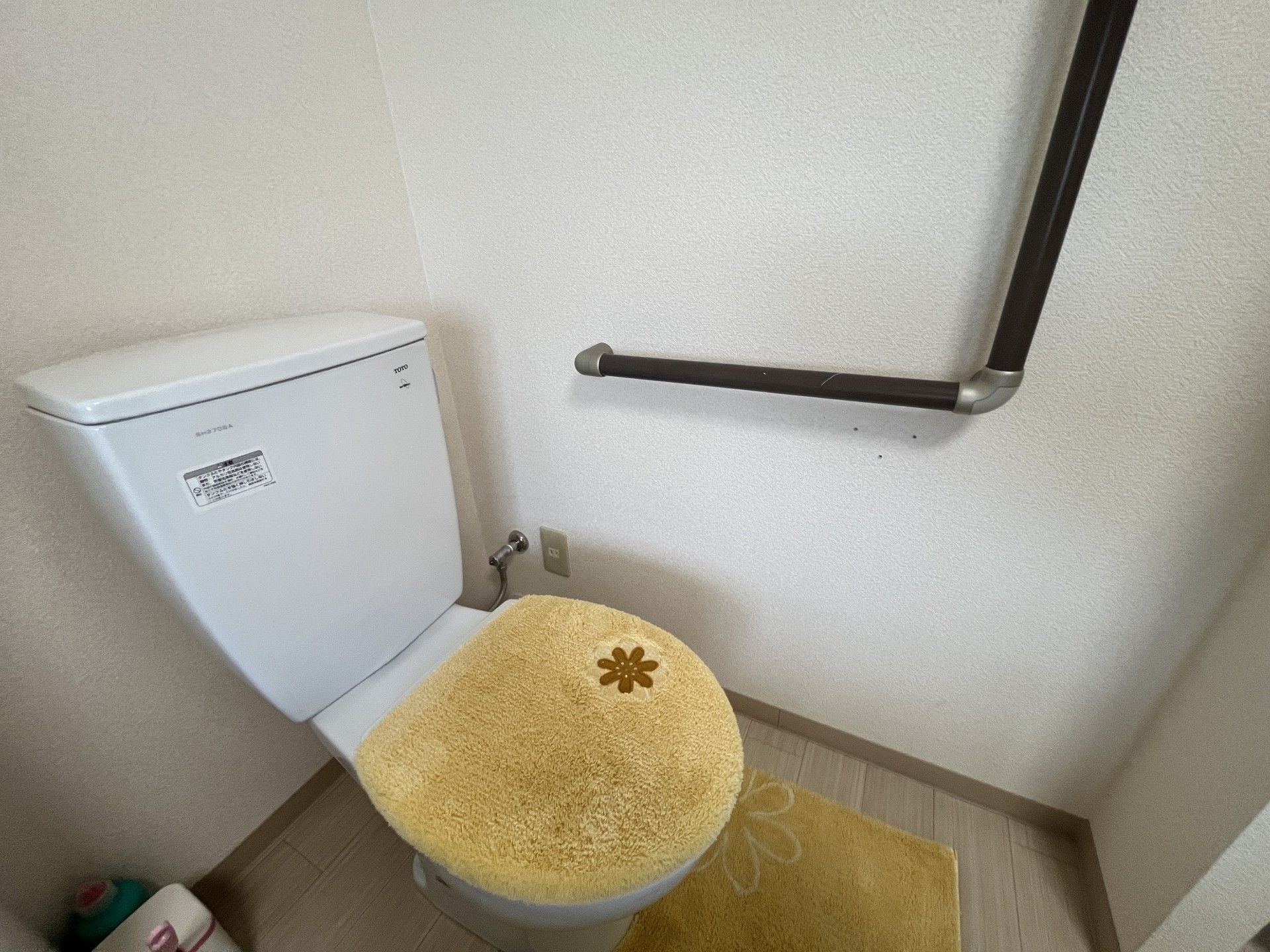 手すり付きトイレ設備