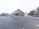ゆったりとした外観の建物
