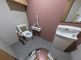 バリアフリー設計のトイレ空間