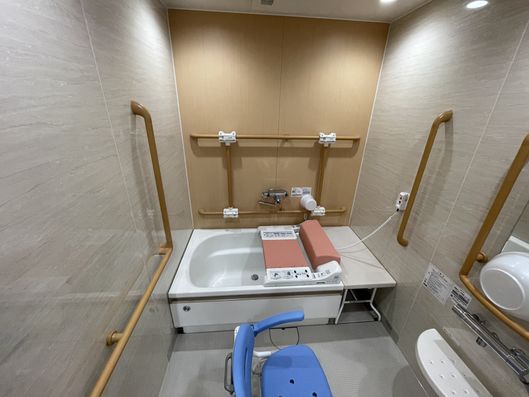 浴室（リフト付き）