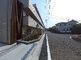 静かな住宅街の建物外観