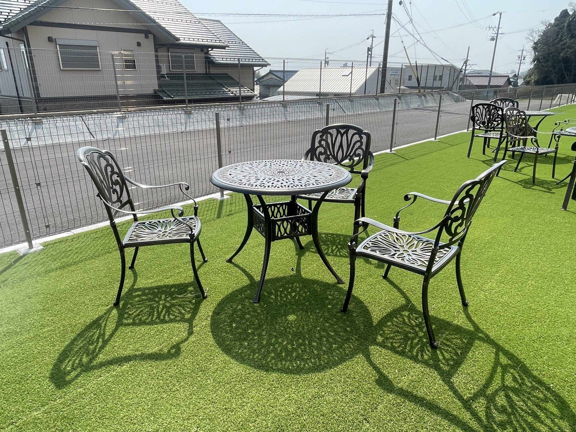 屋外のテーブルセット