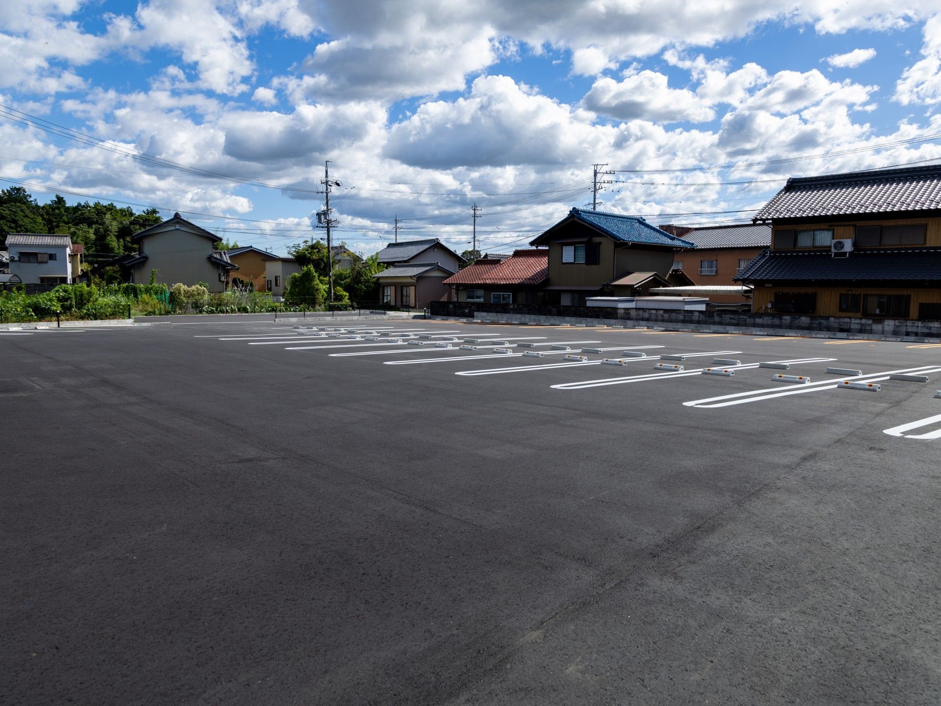 広々とした駐車場