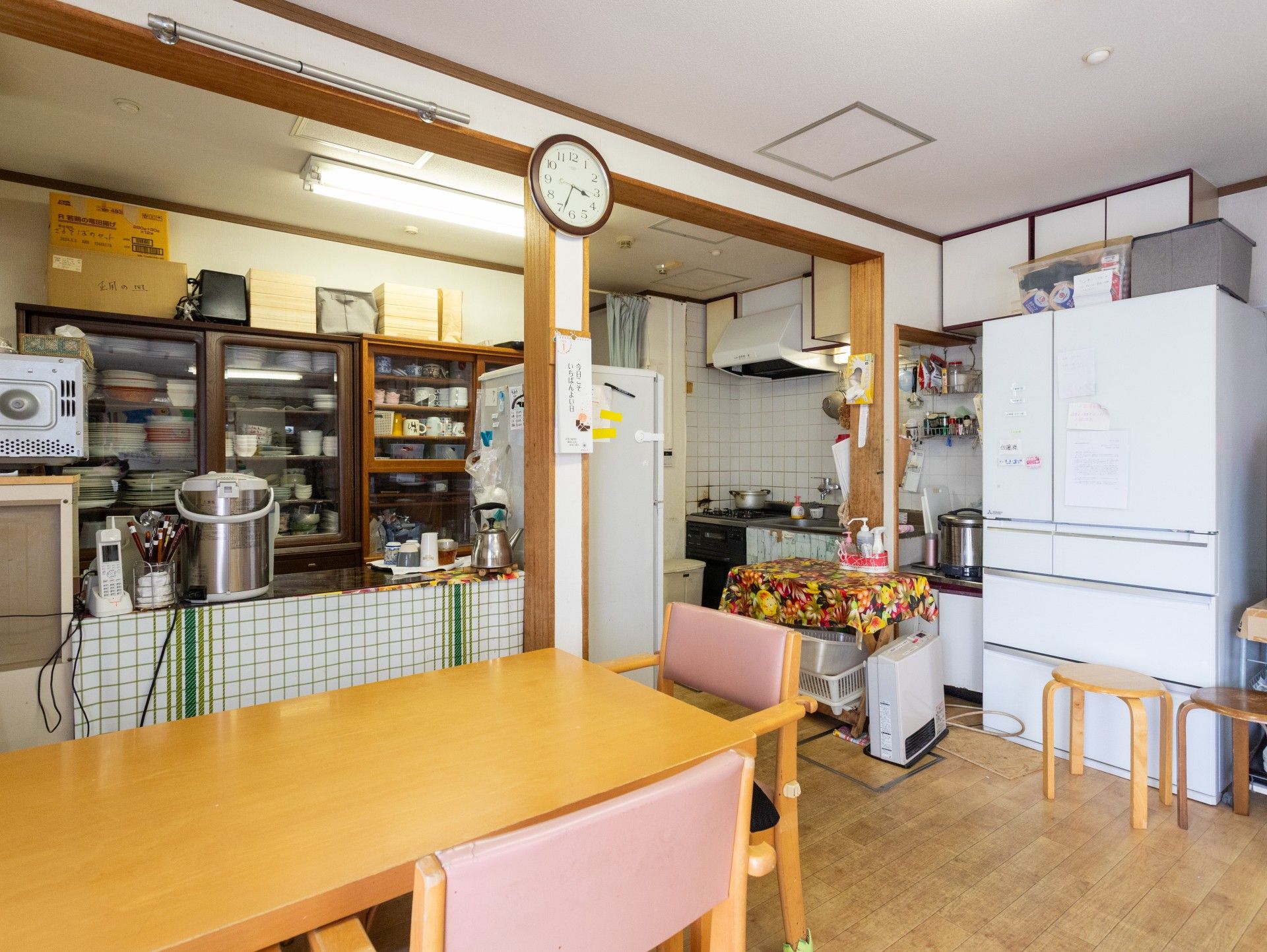 家庭的な雰囲気のキッチン