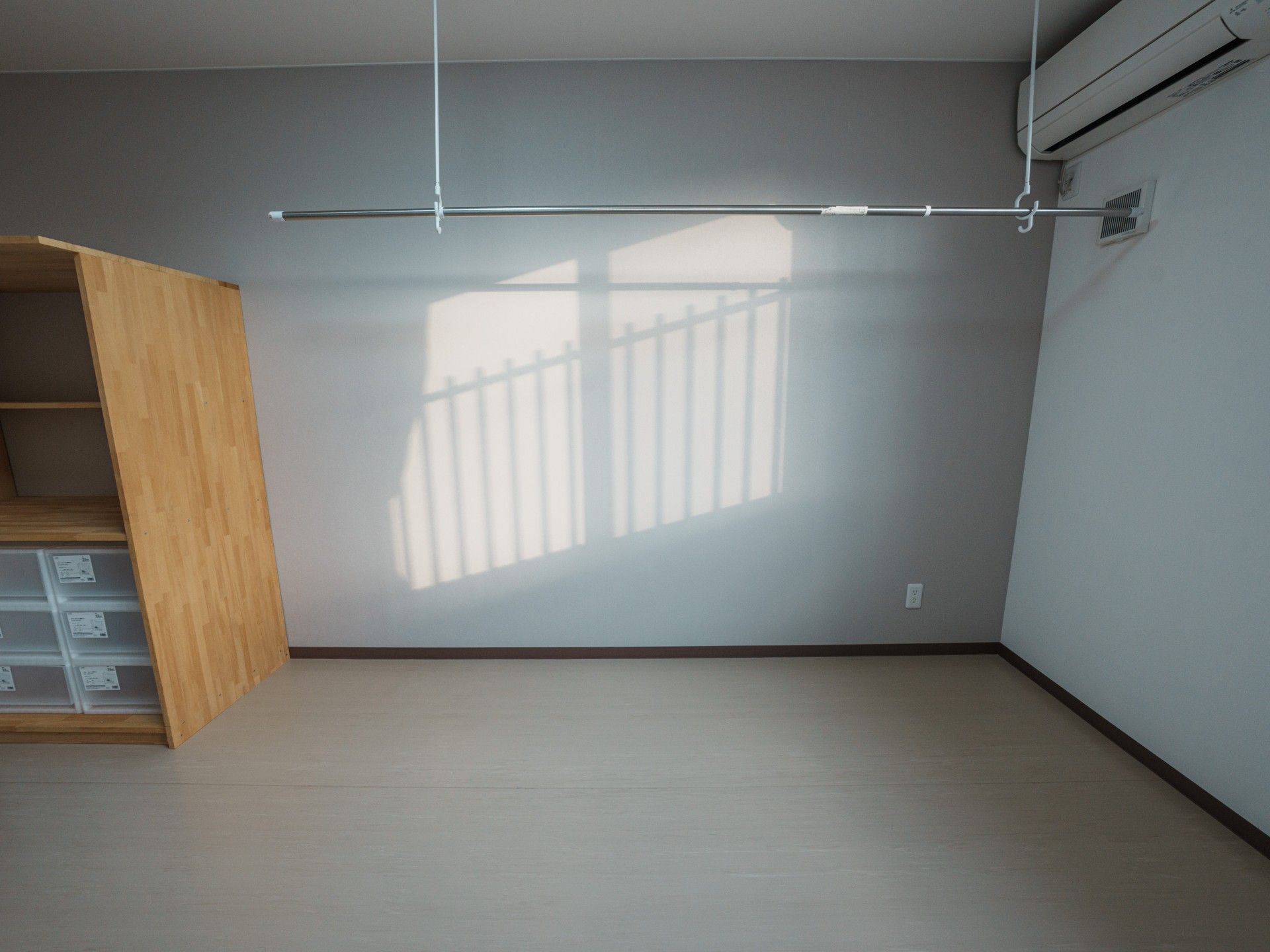 収納棚のある部屋
