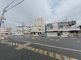 静かな住宅街の角地