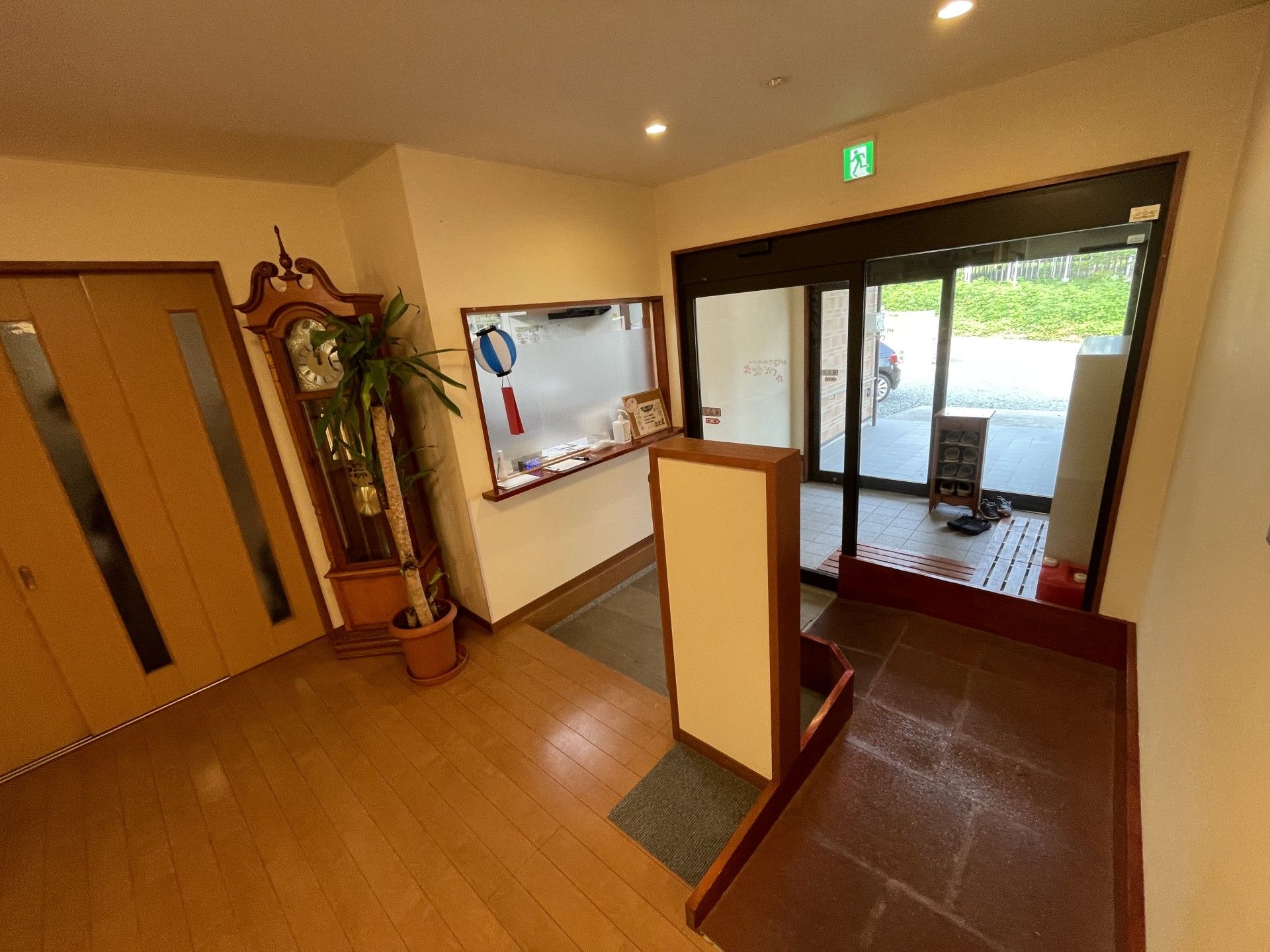 出入りしやすい玄関ホール