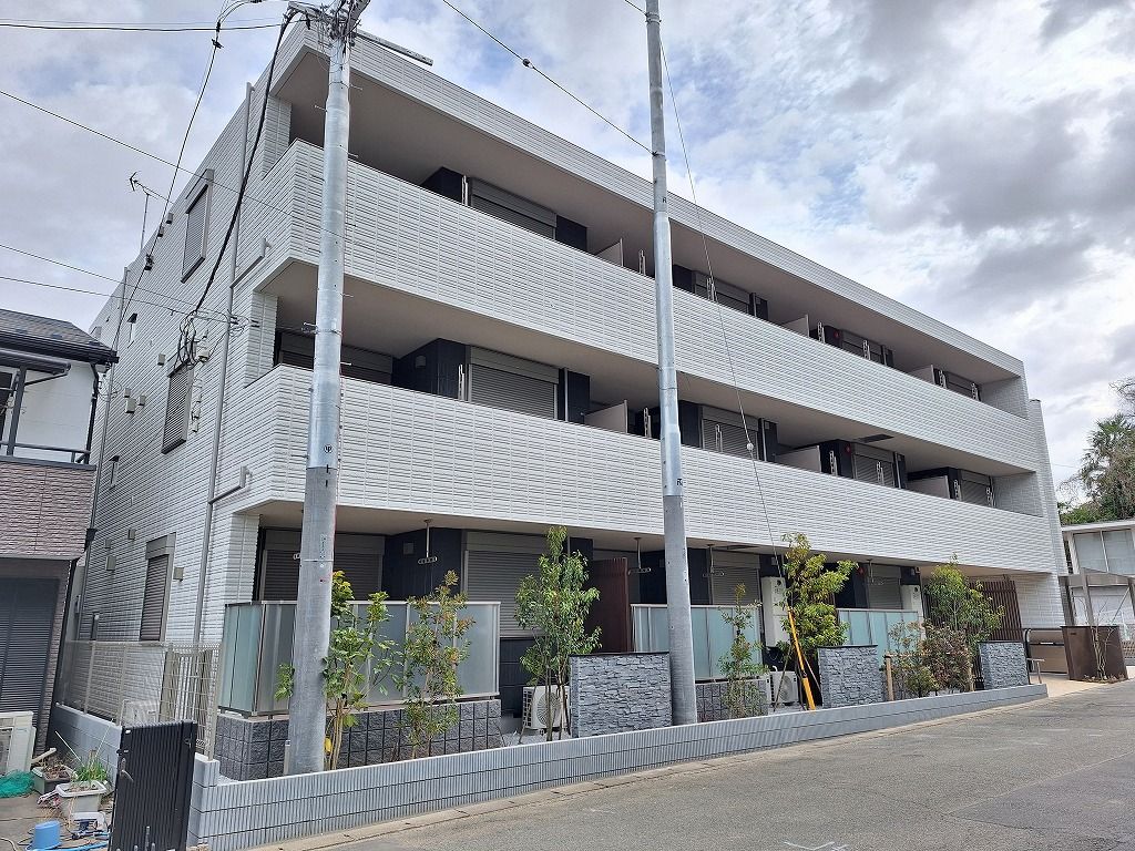 清潔感のある外観の建物