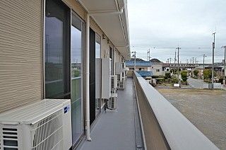 明るい廊下の一瞥