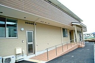 明るい外観の居宅