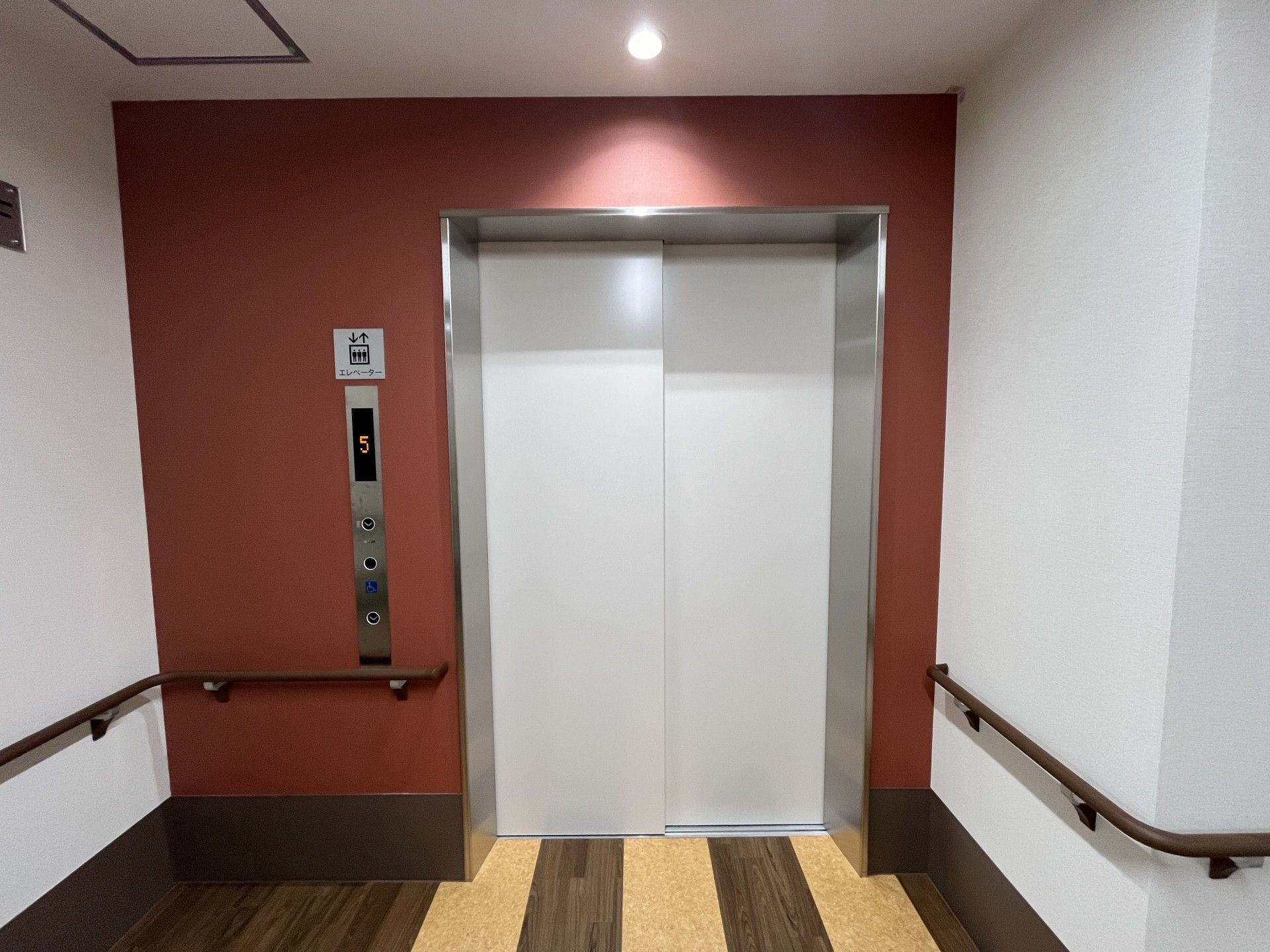 バリアフリーエレベーター