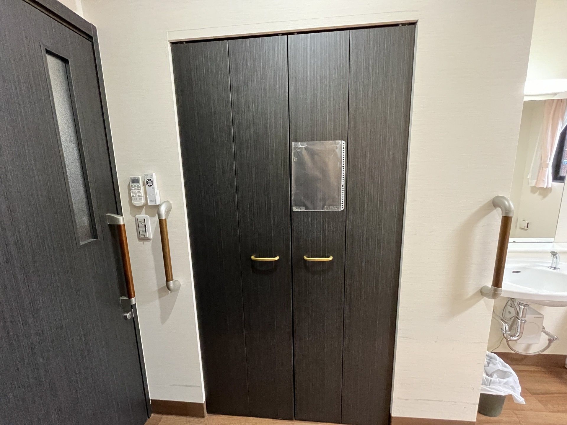 快適な居室のドア