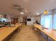 広々とした明るい共有スペース