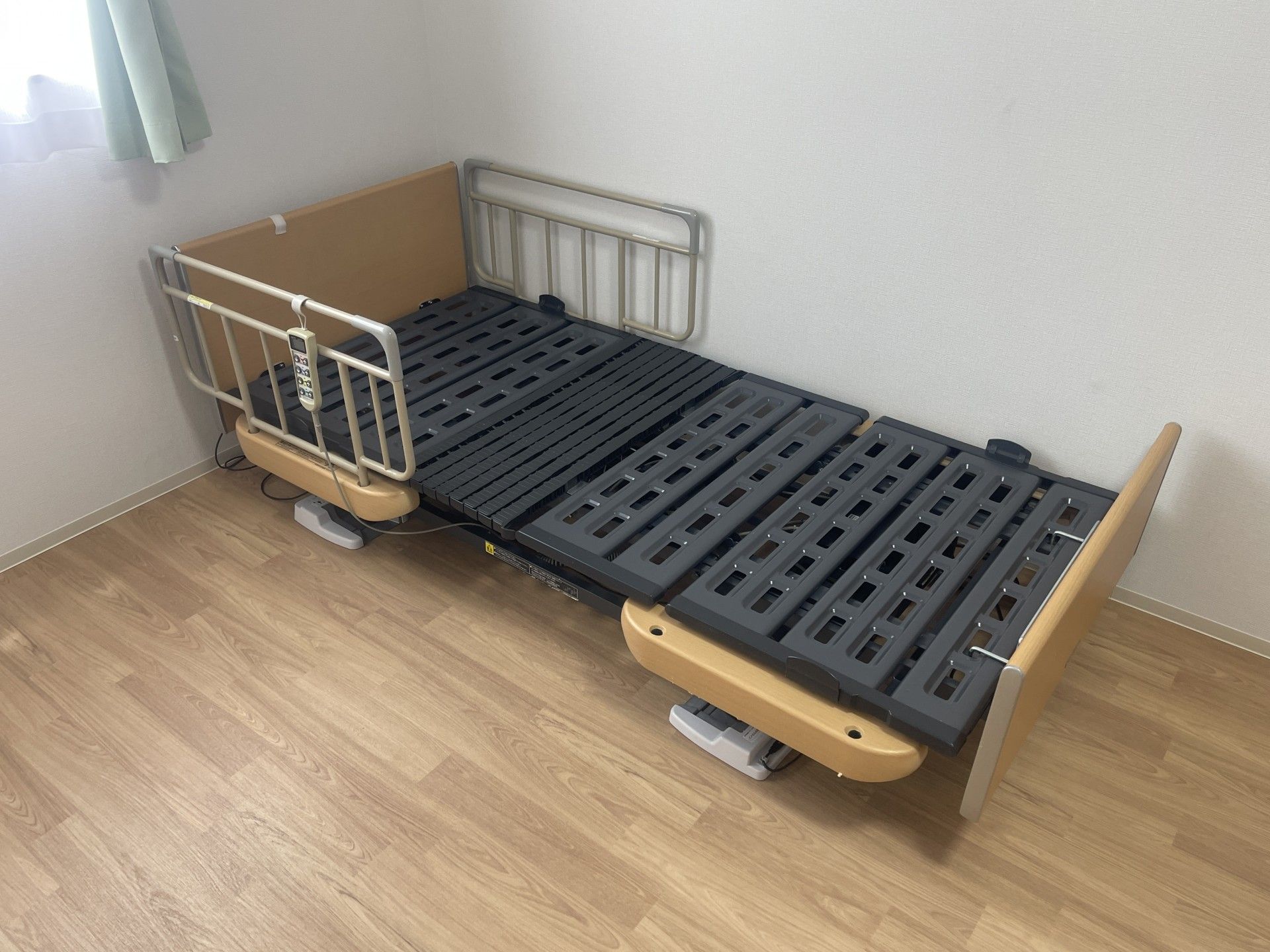 電動ベッドの部屋