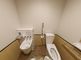 バリアフリー設計のトイレ空間