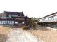 和風の建物の庭園