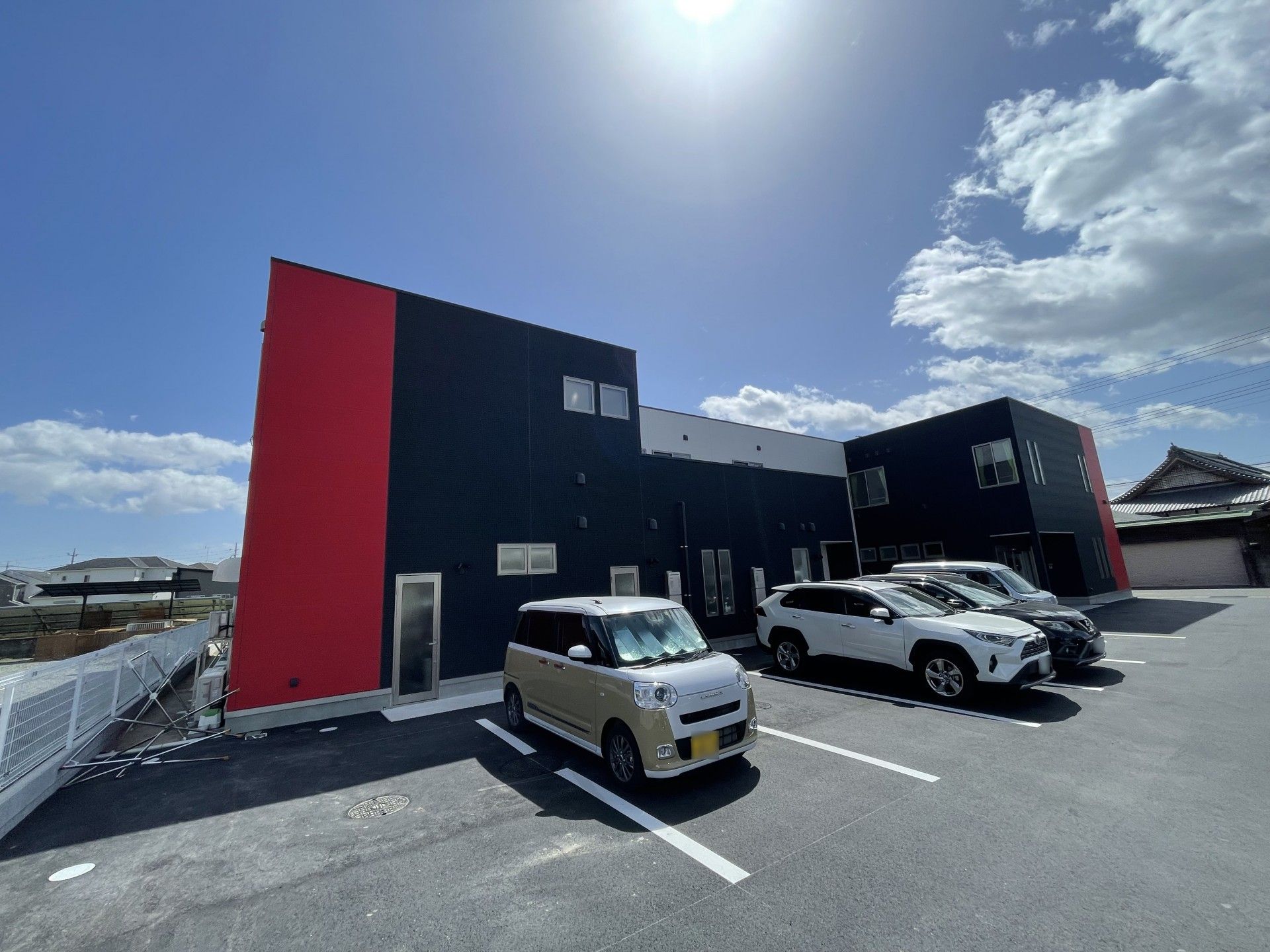 モダンな建物の外観