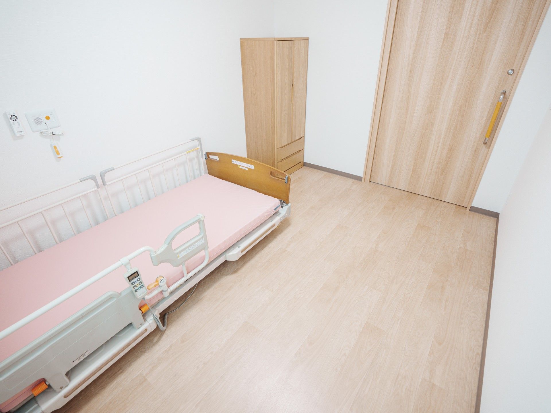 快適な個室の寝室
