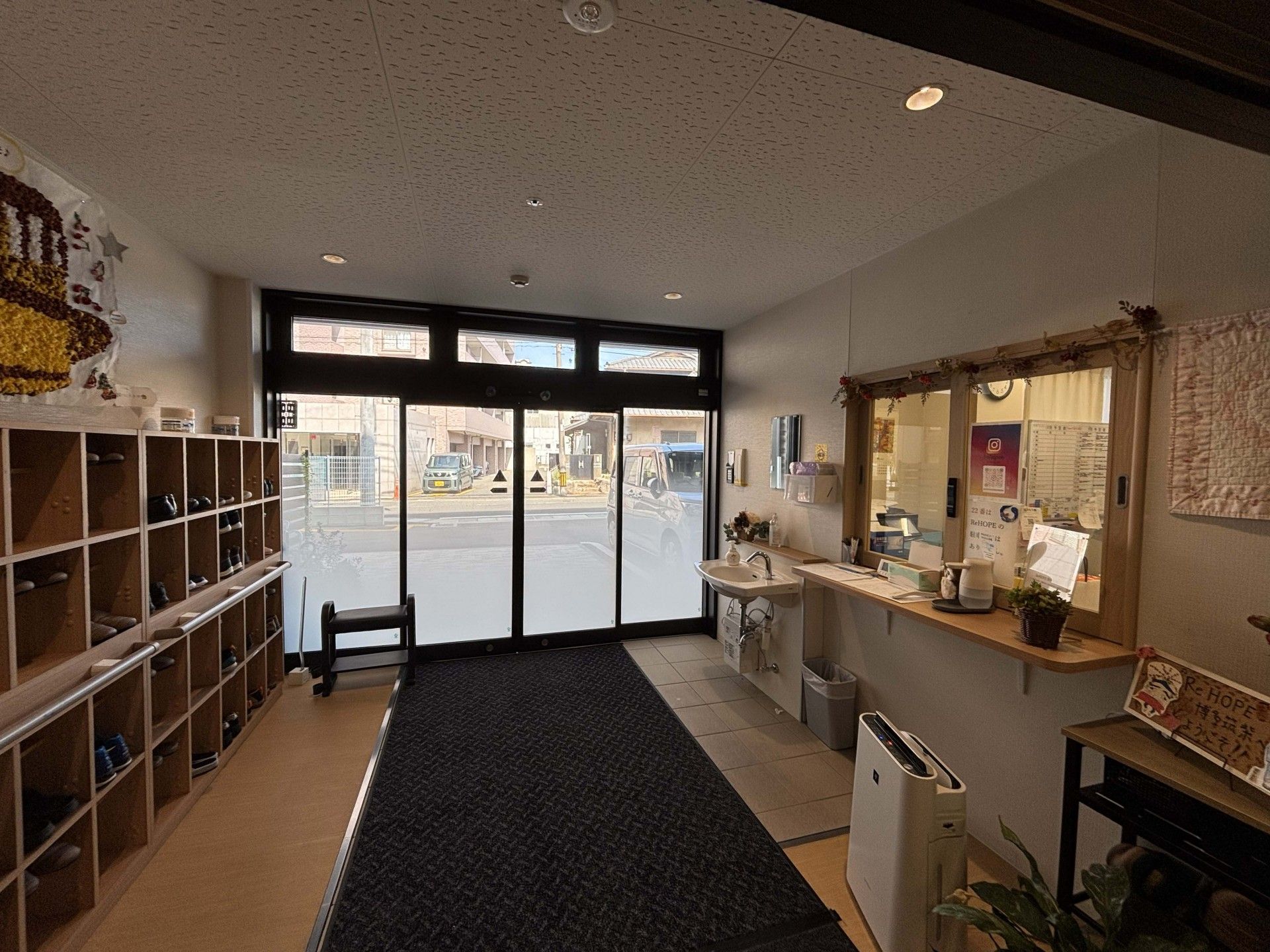 明るい玄関スペース