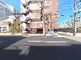 広々とした建物の外観
