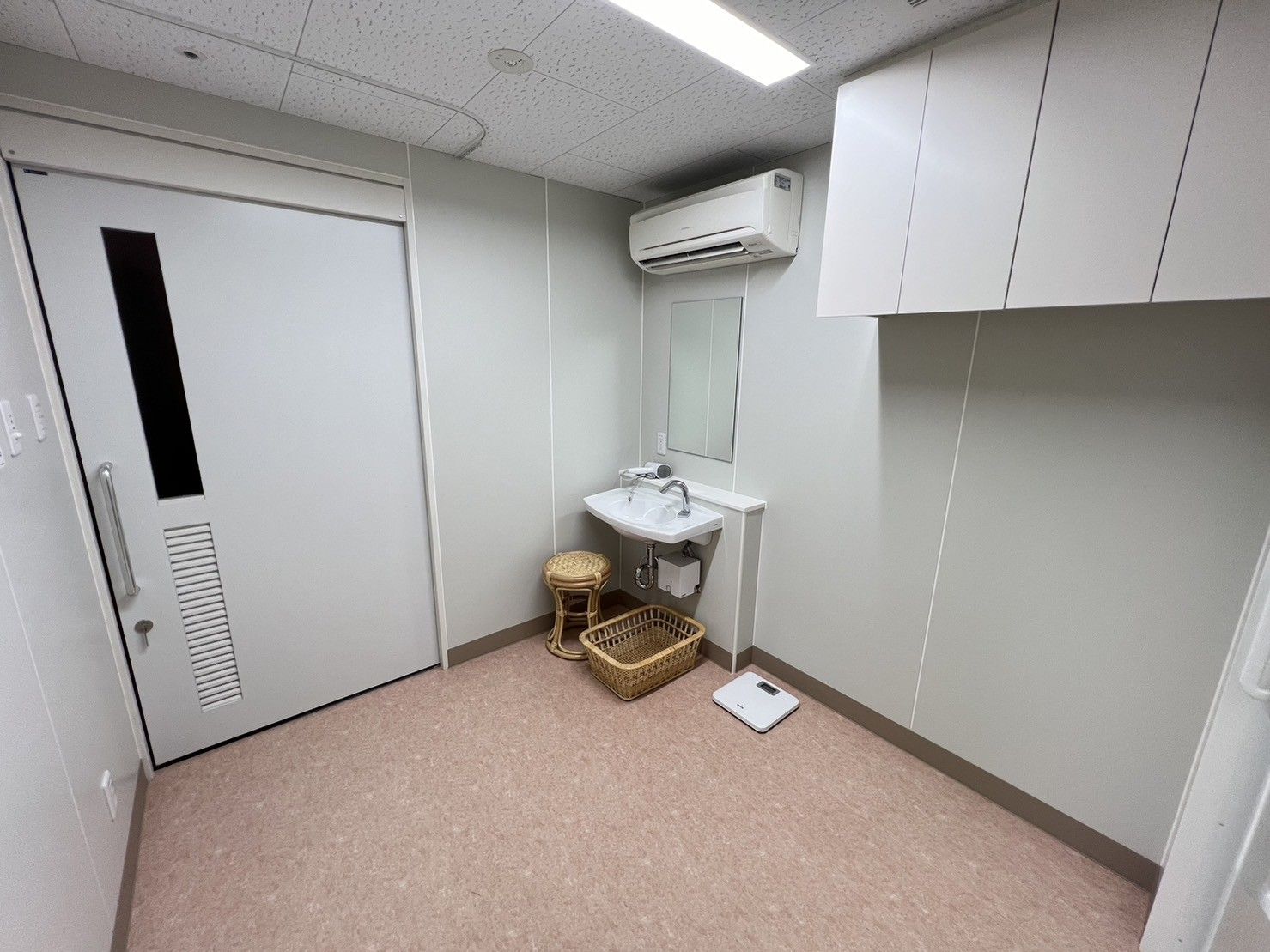 清潔な個室の一角