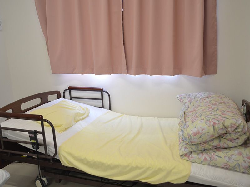 落ち着いた雰囲気の寝室