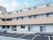 駐車場のある建物外観