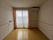 窓際の明るい部屋