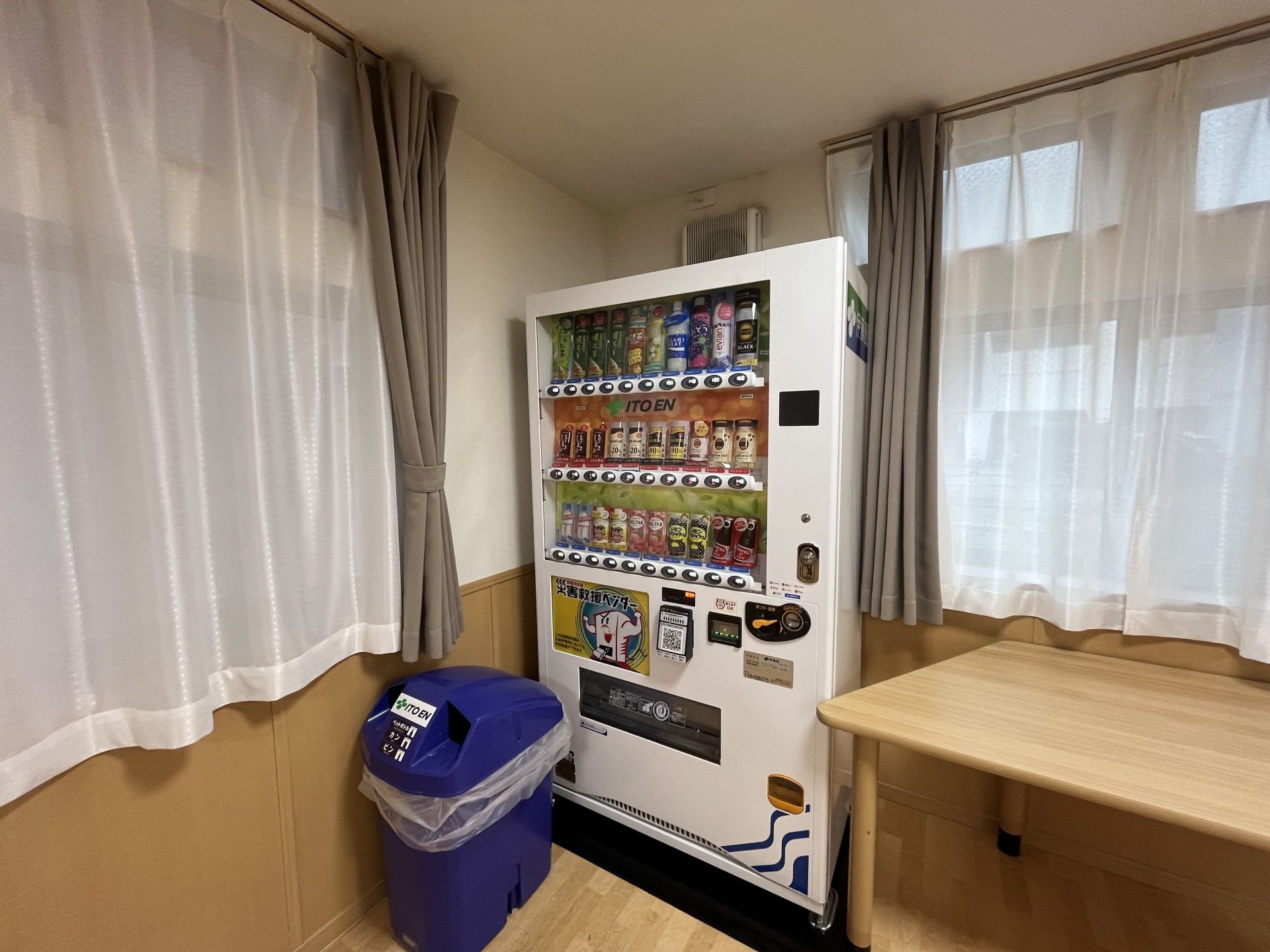 飲み物の自動販売機コーナー