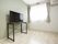 テレビと窓のある部屋