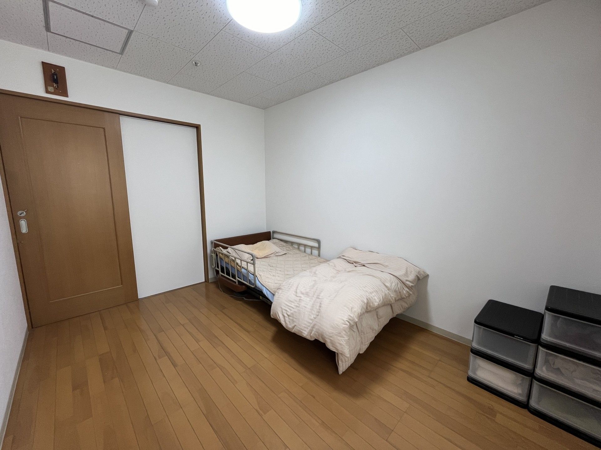 清潔な個室の一室