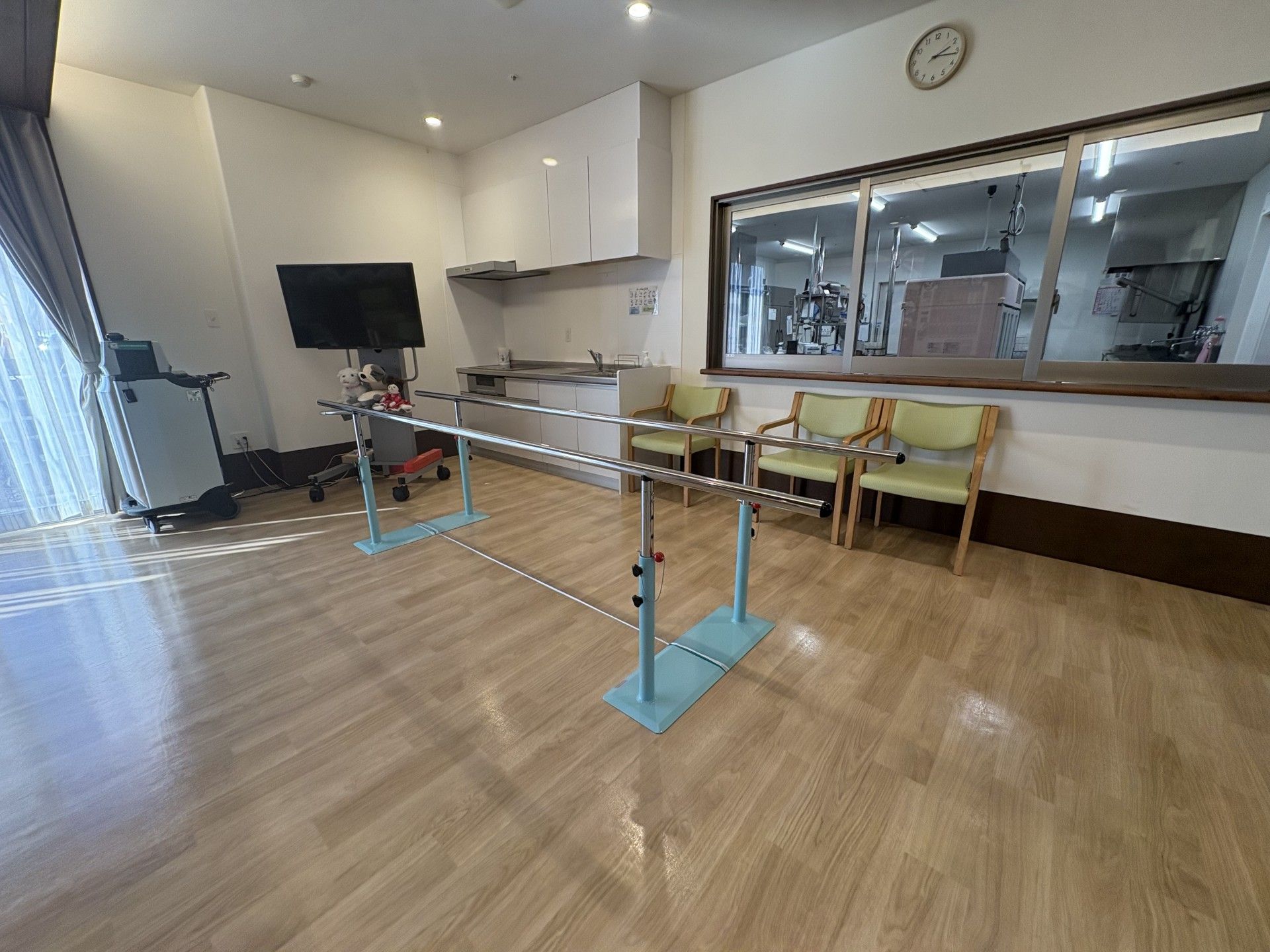 リハビリ用の設備が整った部屋
