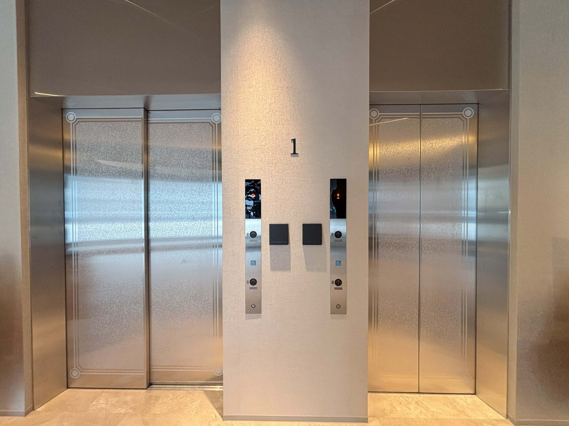 エレベーターホール