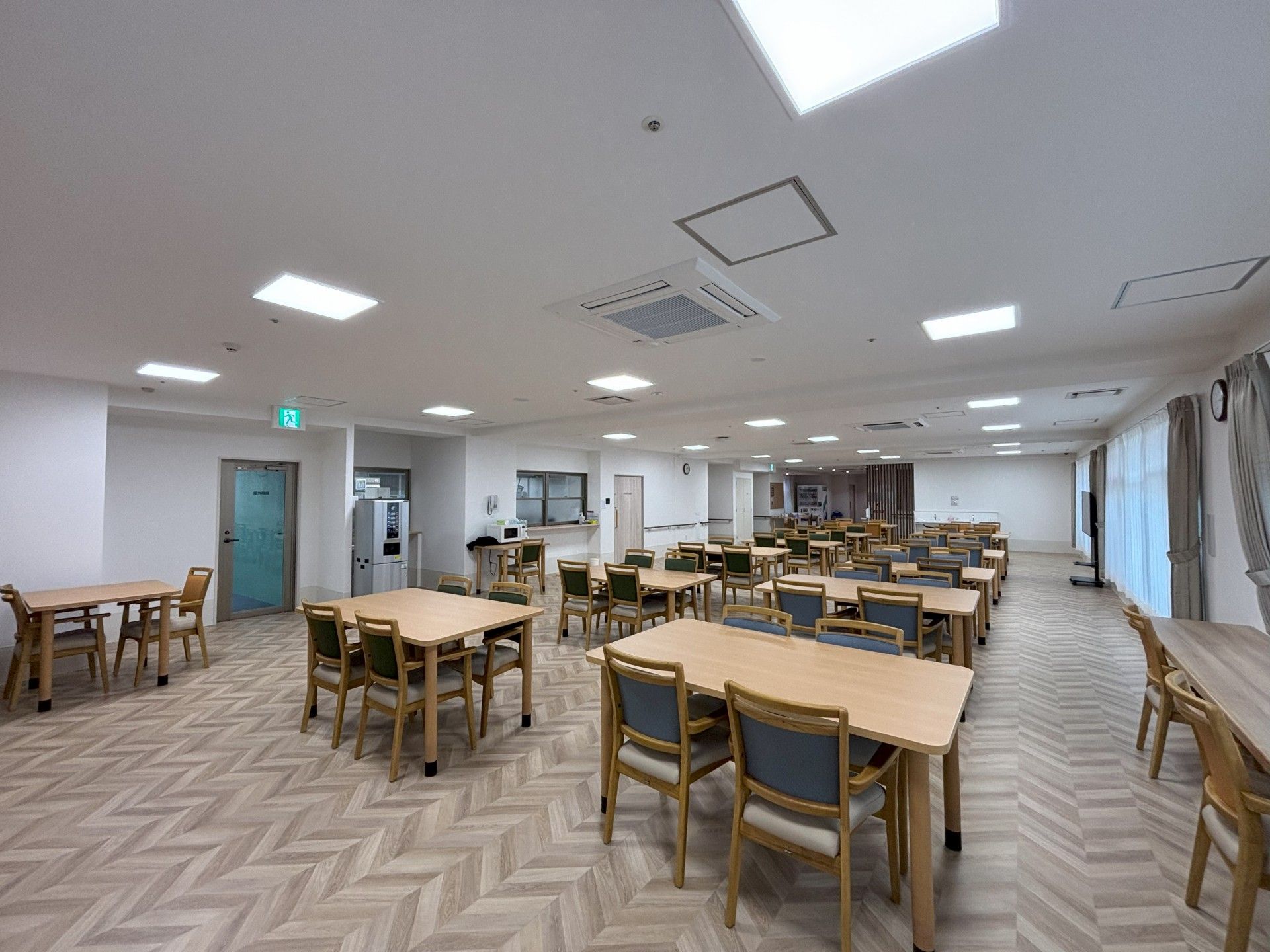 広々とした食堂