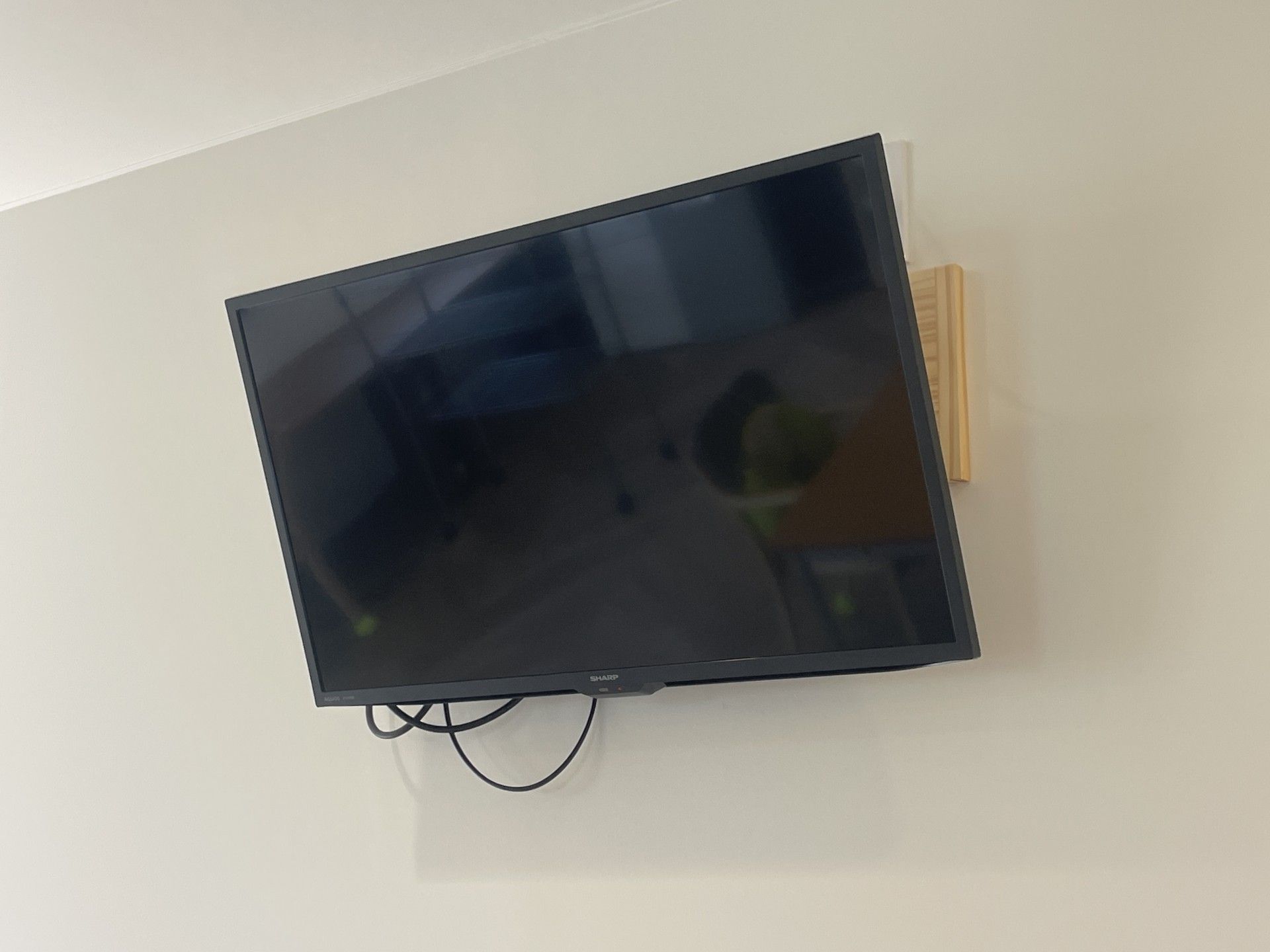 壁掛けテレビ