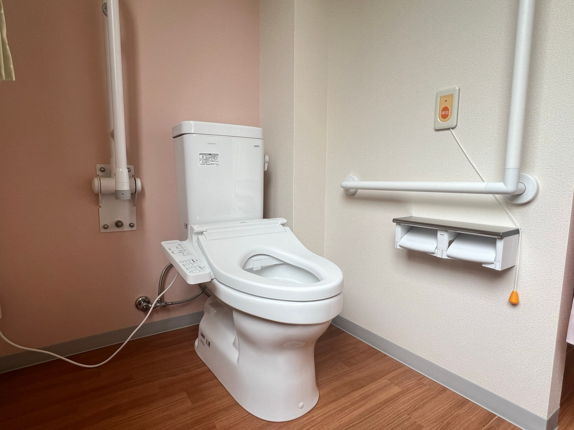 手すり付きトイレ設備
