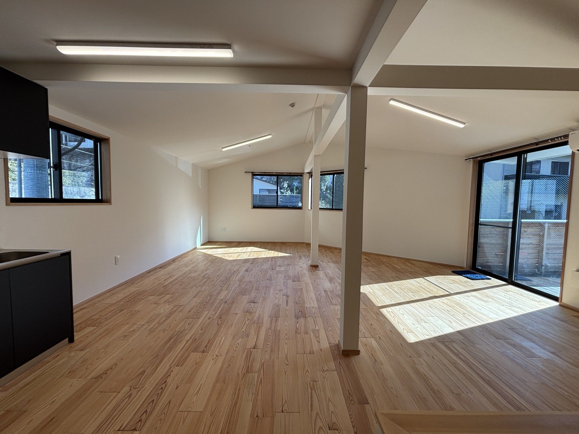 日差しが差し込む部屋