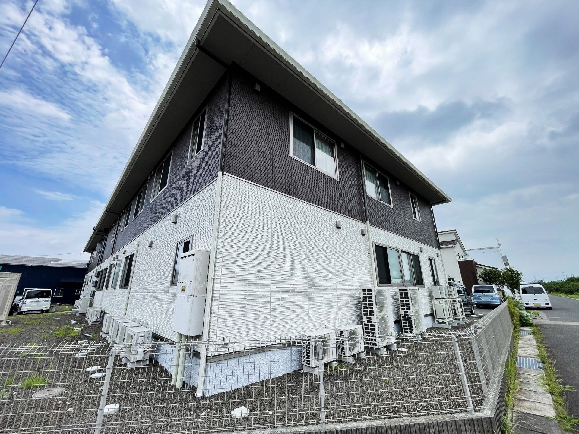 ゆったりとした建物の外観