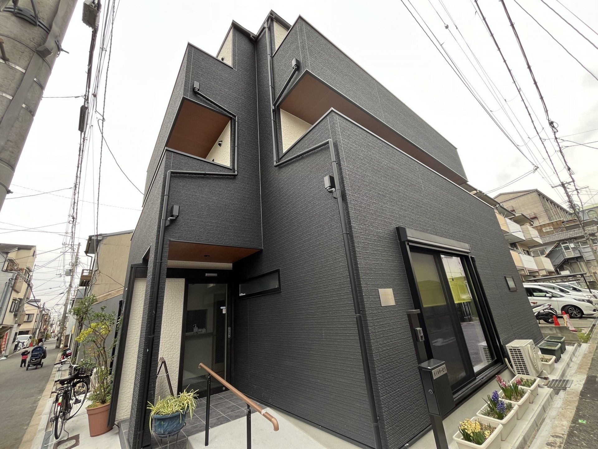 モダンな建物の外観