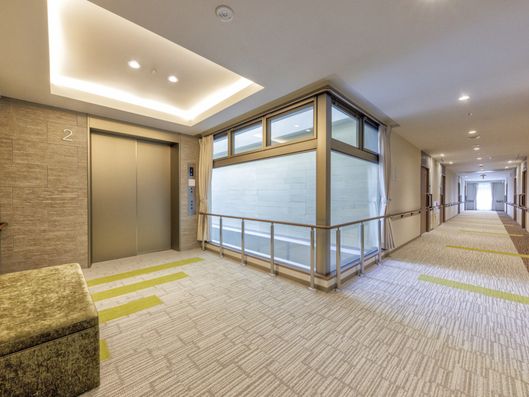 2階エレベーター前