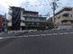 ゆったりとした通りの風景