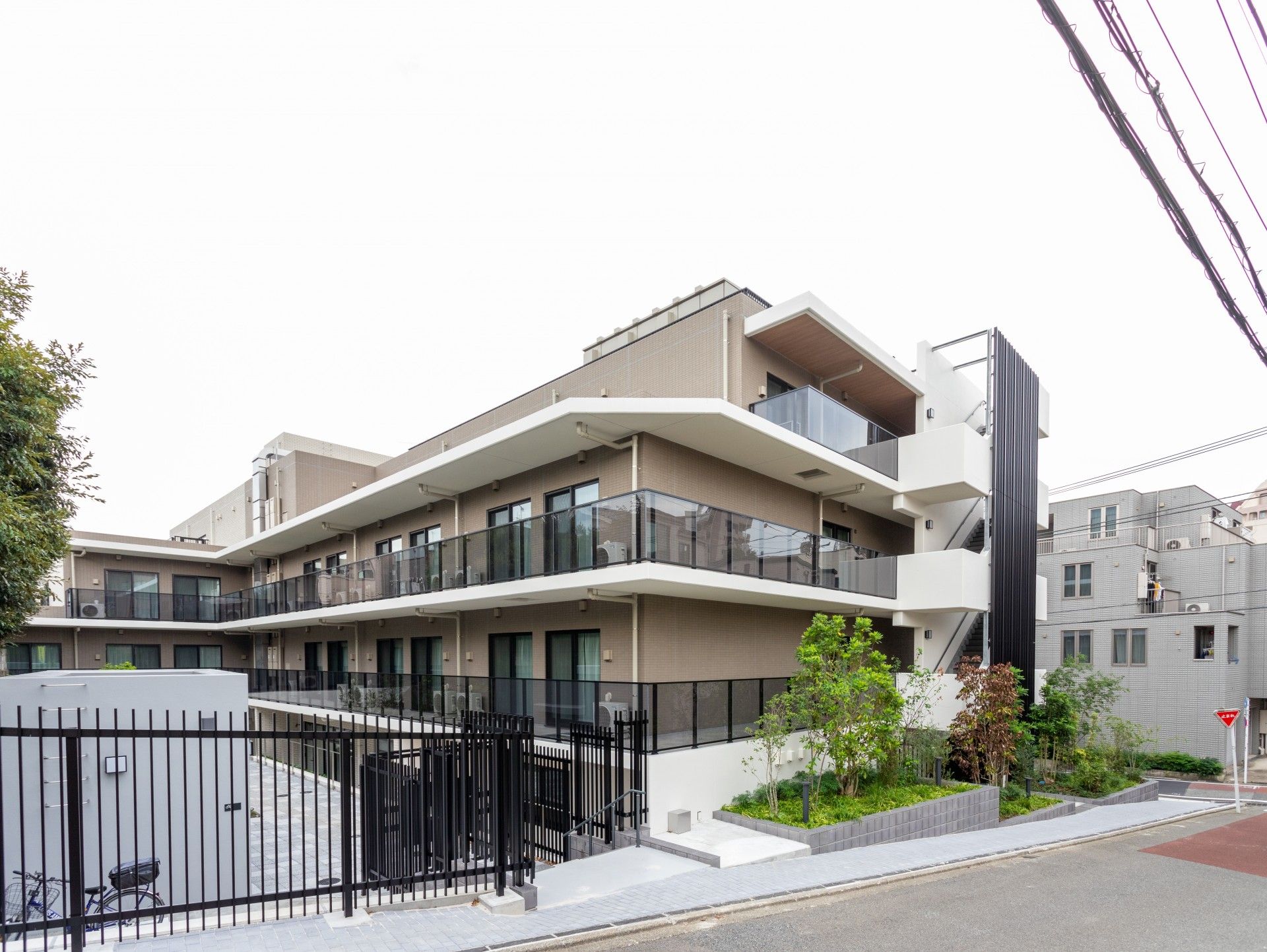 モダンな建物の外観