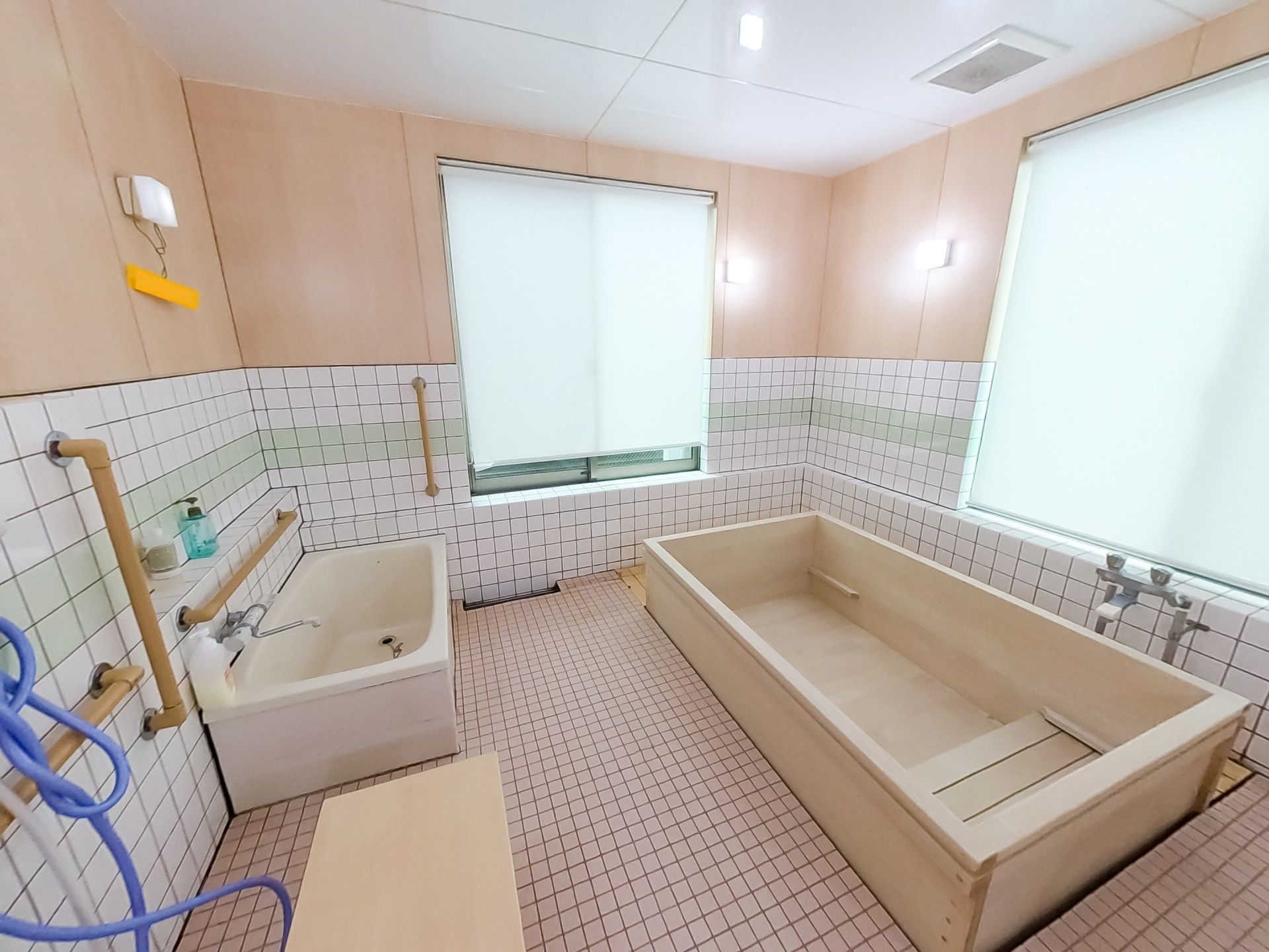 広々とした浴室