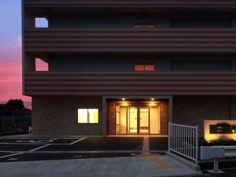 2階と3階には横一列に続くベランダが設置されている。よく晴れた日には周囲の景色が見渡せる。日暮れ後も、窓越しに夜空を眺められる。