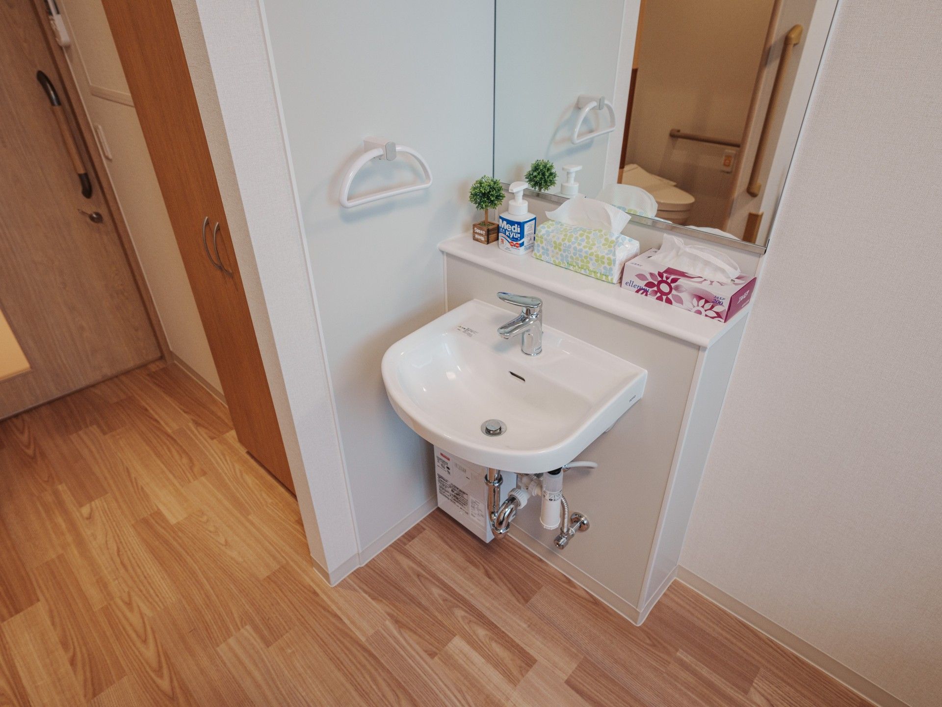 洗面台とトイレの一角