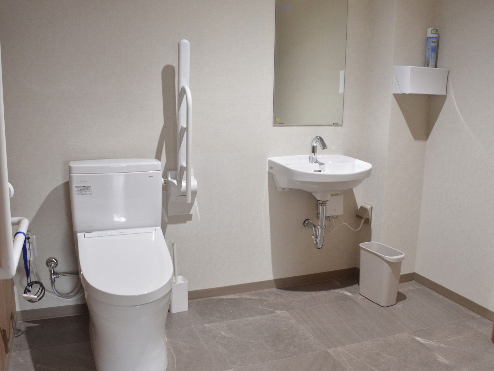 バリアフリーのトイレ空間