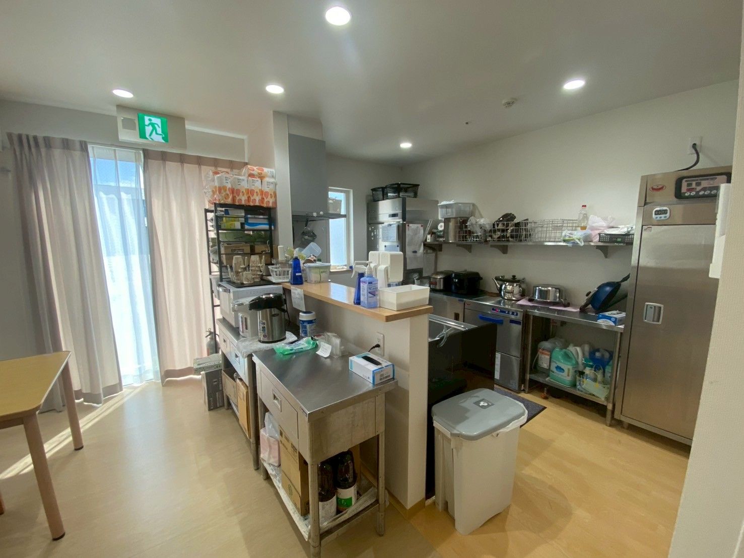 調理器具が整ったキッチン