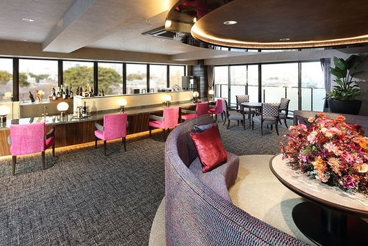 5F ダイニングラウンジ