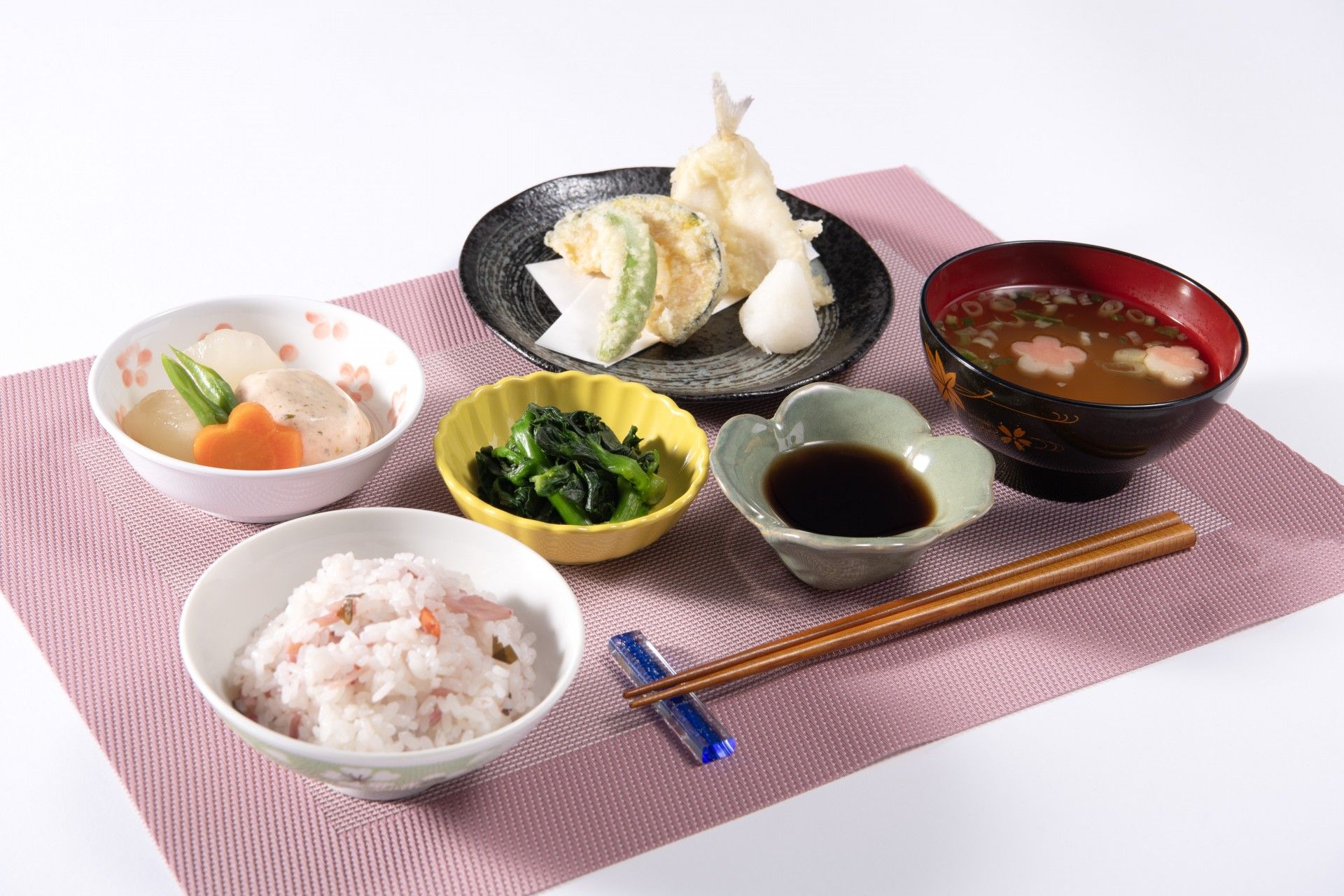 和食の食事セット