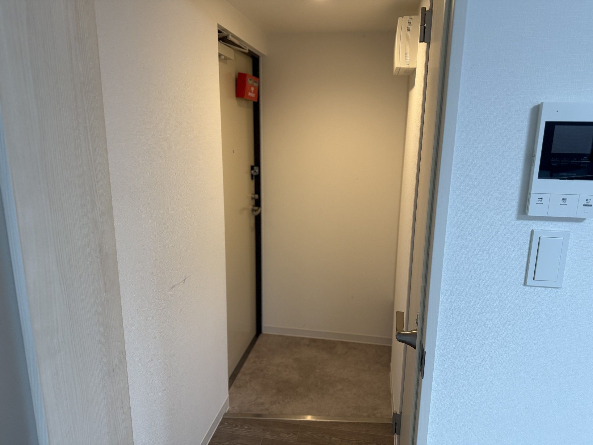 明るい廊下の一角